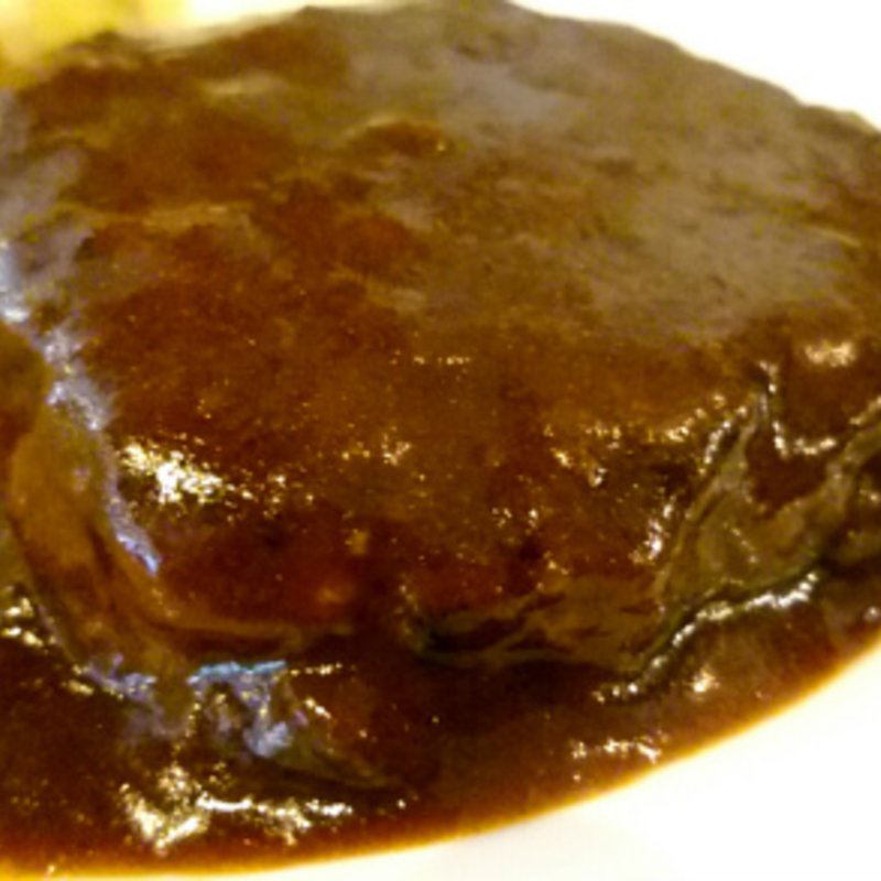 秋田産黒豚＆和牛の合挽ハンバーグデミグラスソース