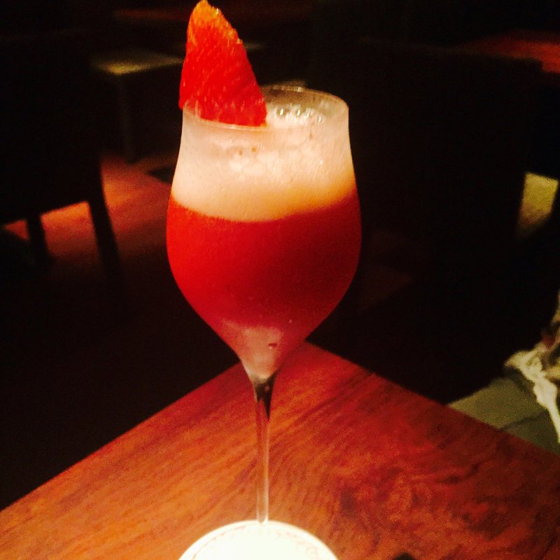 あまおうシャンパン(バー・パルムドール)