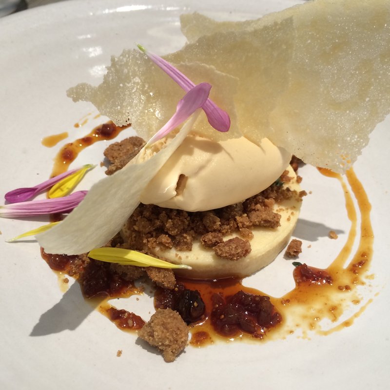 レアベイクドフロマージュ 栗蜂蜜ソース(JANICE WONG)