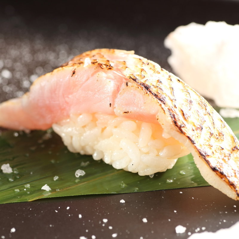 キングサーモンの炙り(向月 本館)