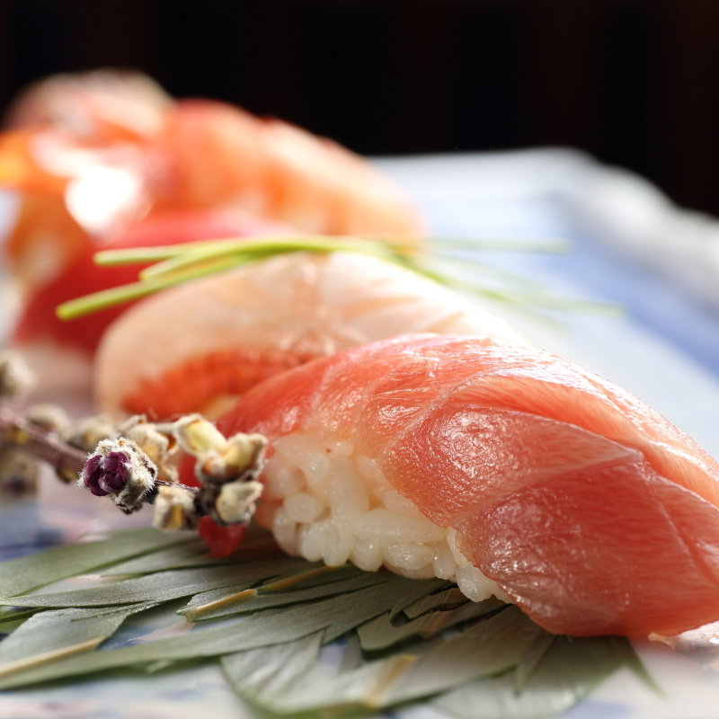 赤身と金目鯛の握り(向月 本館)