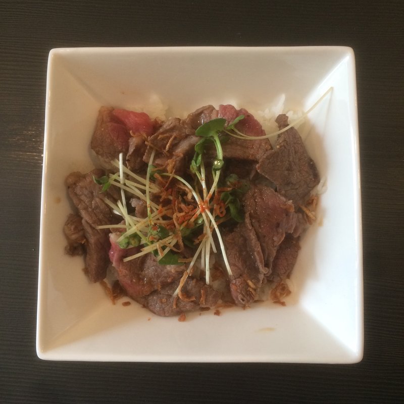 限定10食 ステーキ丼(リストランテ カヴァリエーレ)