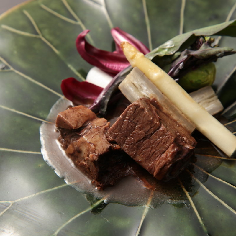 短角牛の赤ワイン煮込み(フランス料理 一穀一枝)