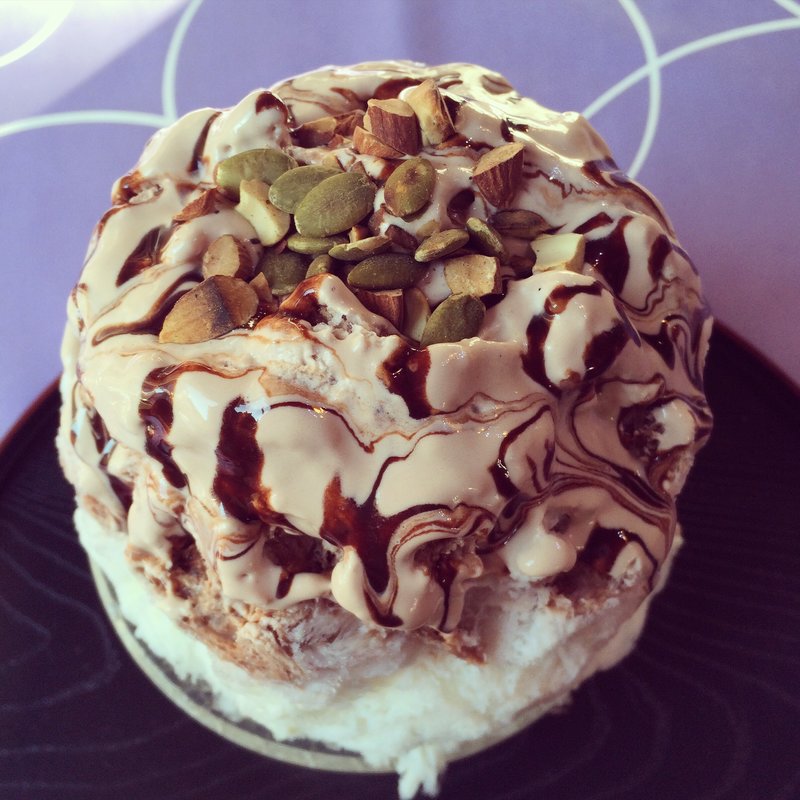 ショコラクリームとナッツ(雪うさぎ )