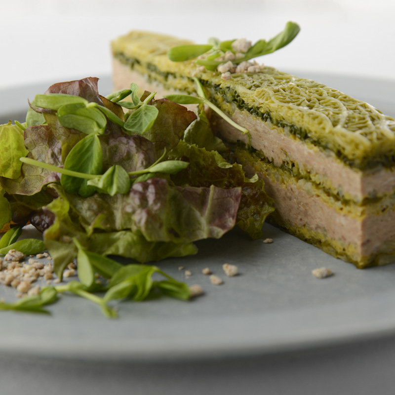 豚肉のムース　ミルフィーユ仕立て(アルカナ 東京 （【旧店名】アルカナ 東京 カラト）)