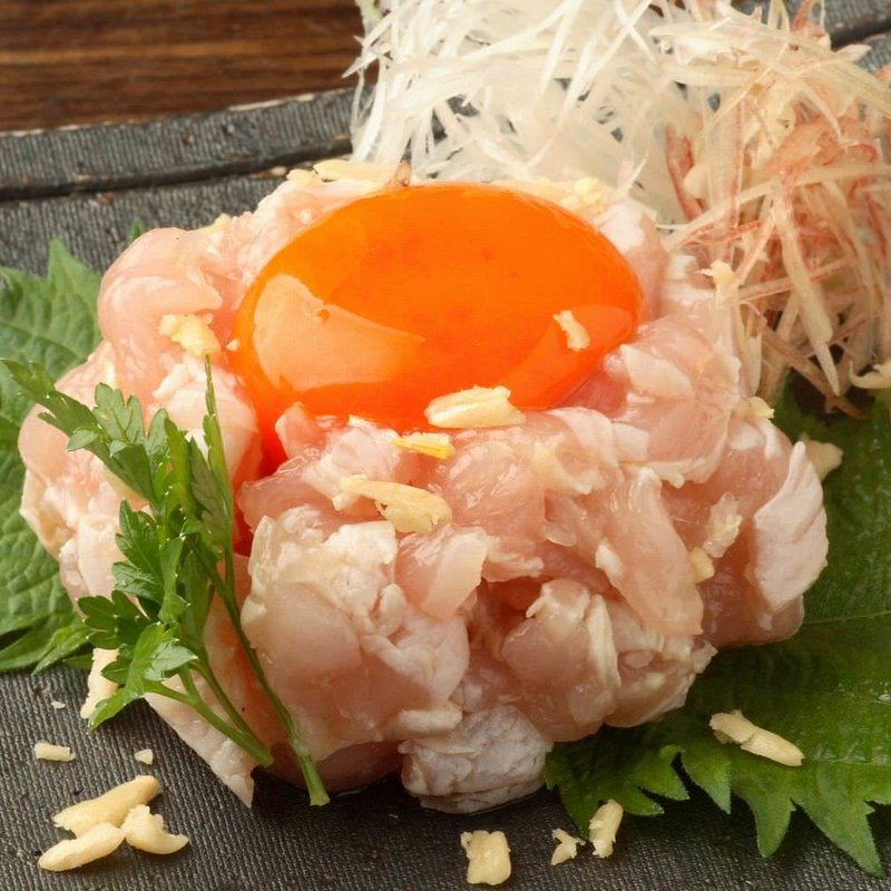 鶏肉のユッケ(円居 神楽坂別邸 （MADOy）)