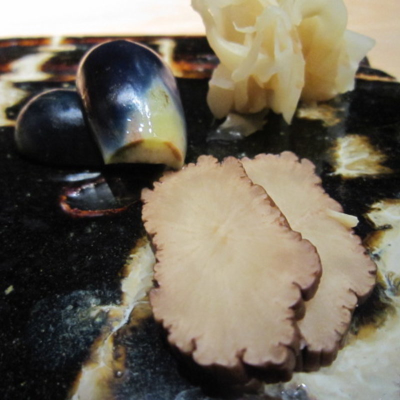 タコのお造りといぶりがっこ(凛)