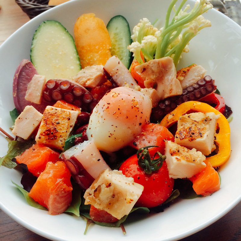 ロンギングハウス風コブサラダ(野菜がおいしいダイニング LONGINGHOUSE 神宮前店 （ヤサイガオイシイダイニング ロンギングハウス）)