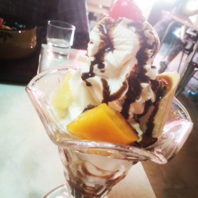 チョコレートパフェ(マルカンビル大食堂)