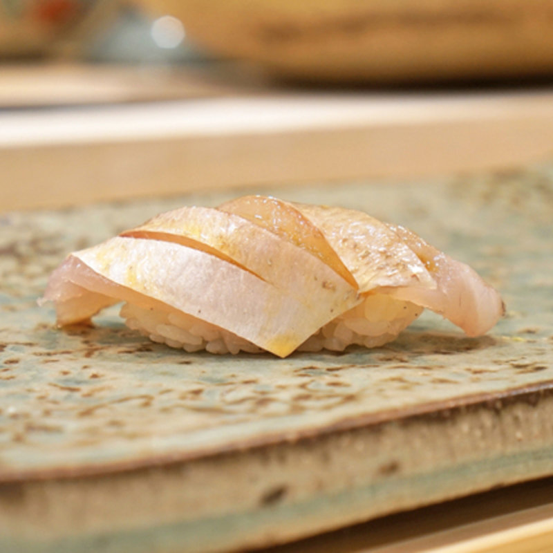 コハダの握り(鮨 たかはし)