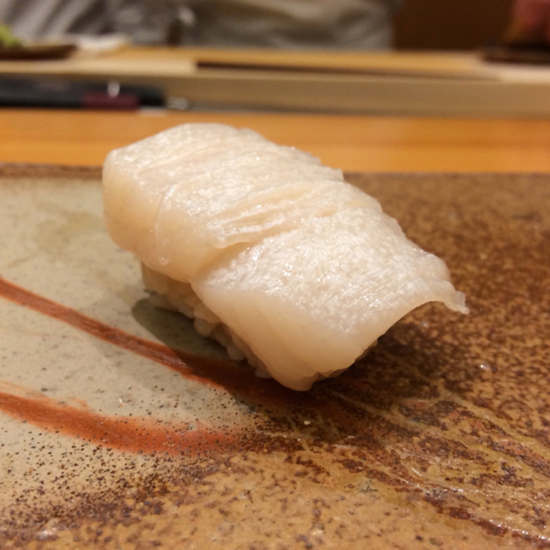 ホタテの握り(鮨　銀座　おのでら)