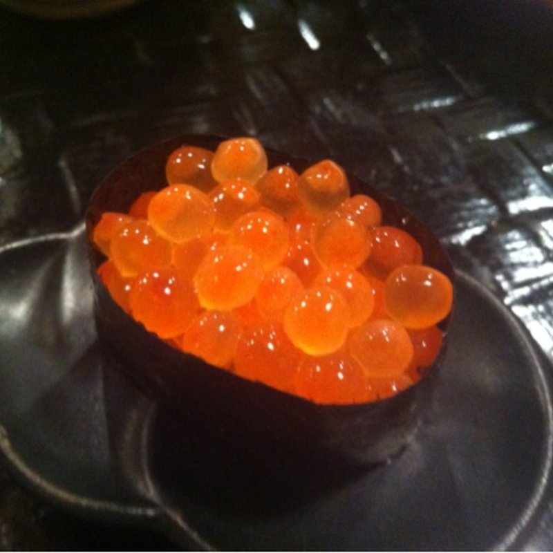 イクラの軍艦(すし処ととや)