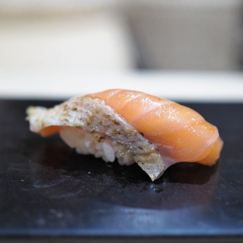 サーモンの握り(鮨 はしもと )