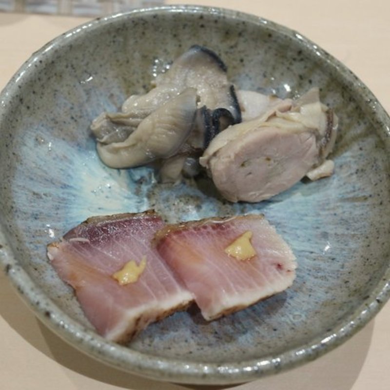 ぶりの漬けと厚岸の牡蠣(鮨 はしもと )