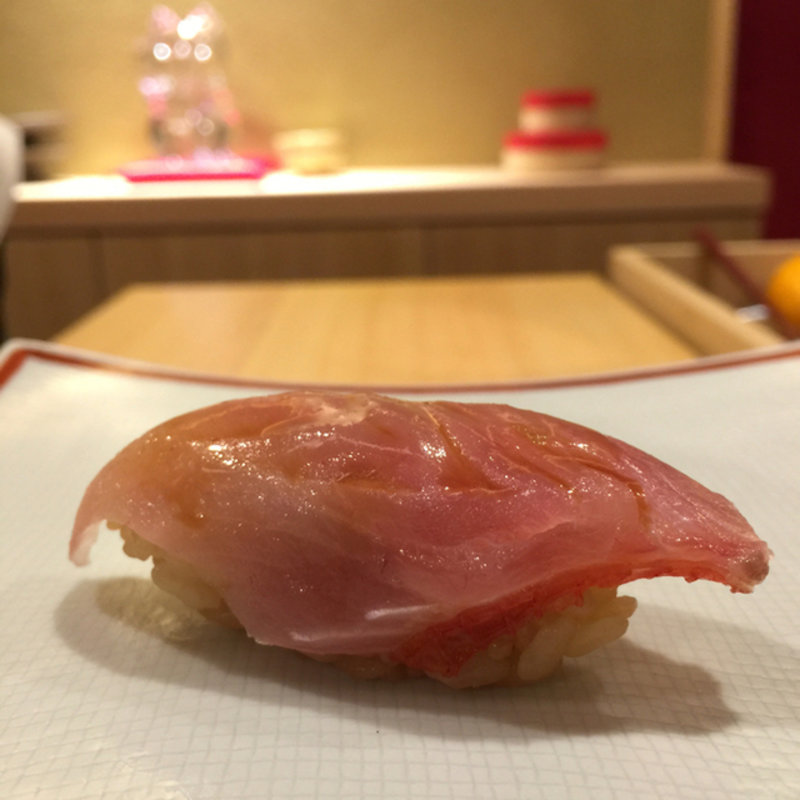 カンパチの握り(鈴木)