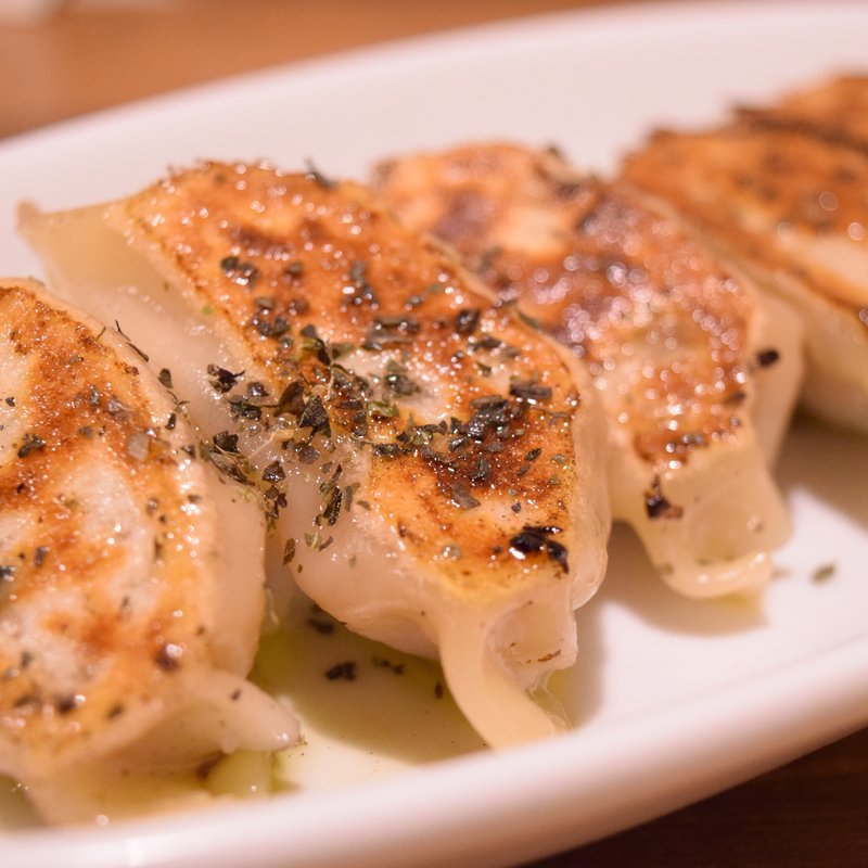 トリュフ入り焼き餃子(餃子バル 餃子の花里（ケリ）)