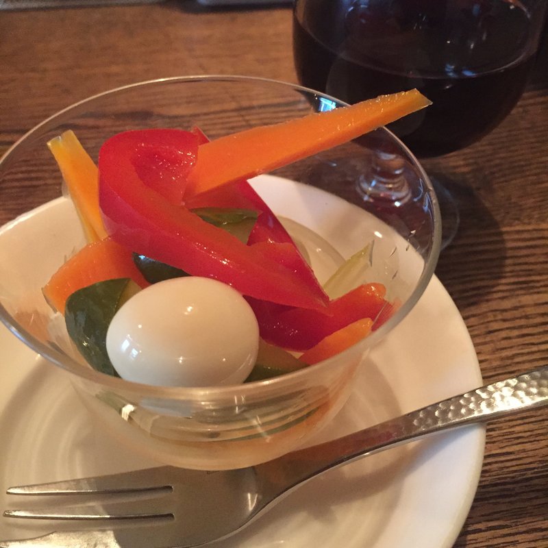 うずらの卵と野菜のピクルス(クァプラ （Qapla’）)