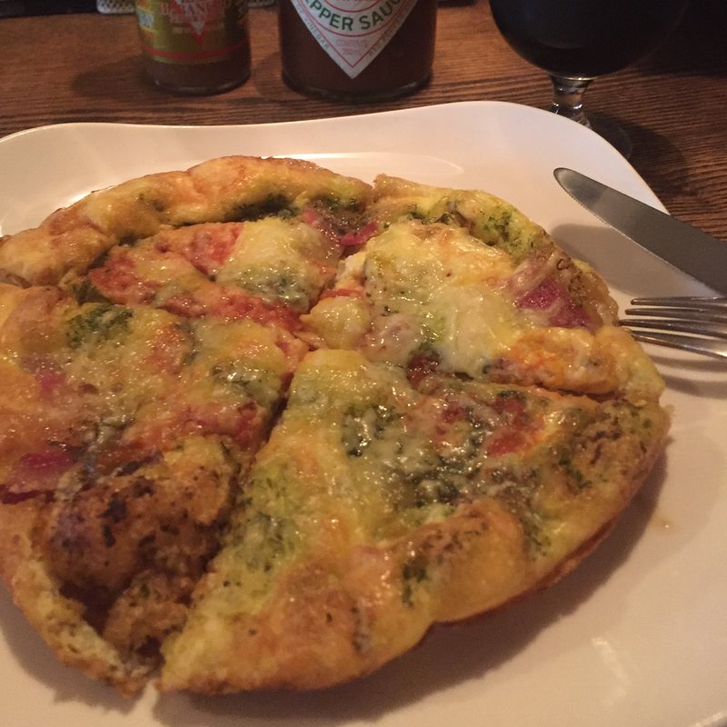 イベリコベーコンのピザ風オムレツ(クァプラ （Qapla’）)