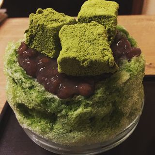 抹茶金時 わらび餅のせ(梅園 河原店 京都)