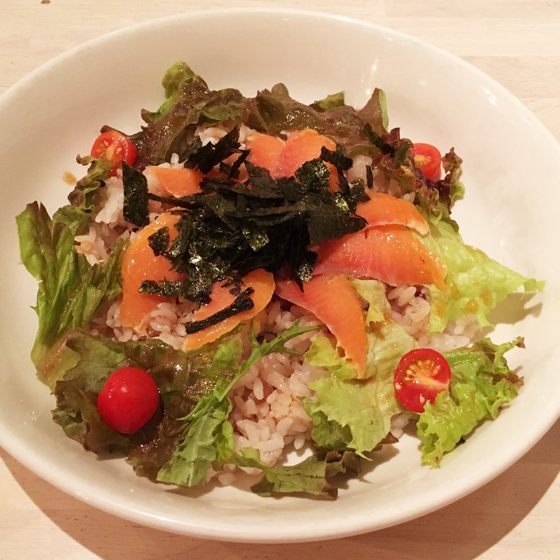 さっぱりドレのスモークサーモン丼(dai-tu)