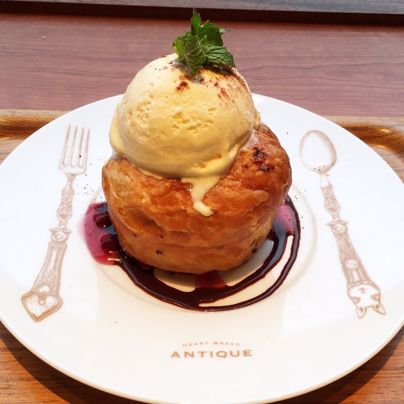 ベイビープレート(ハートブレッドアンティーク・ねこねこ食パン 福岡天神店)