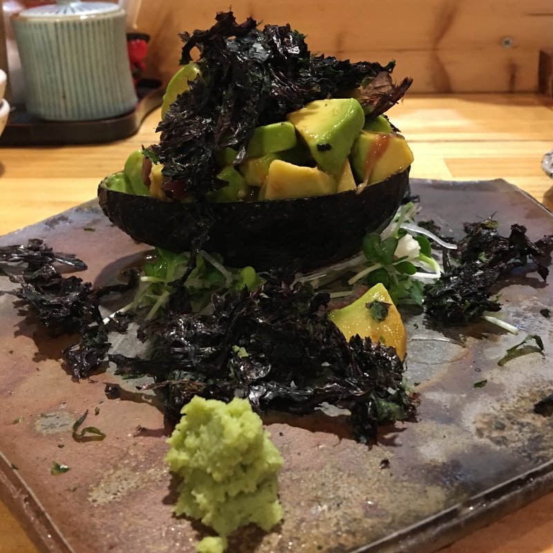 アボカドと鮪の肝醤油和え(鳥と魚 )