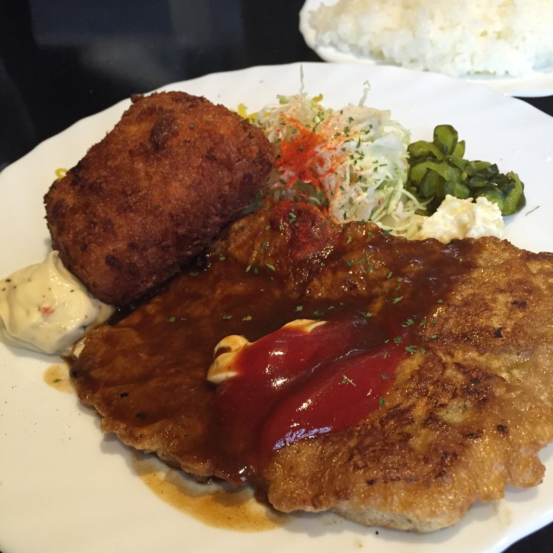クリームコロッケとポークチャップ定食(極楽 とんぼ セブ)