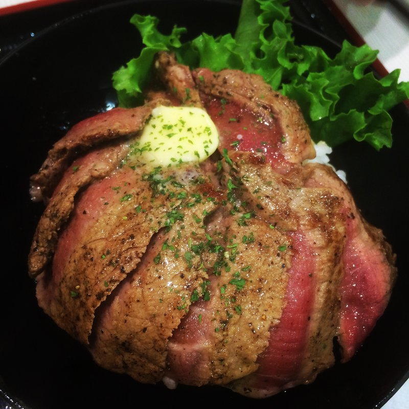 ステーキ丼(琥珀堂)