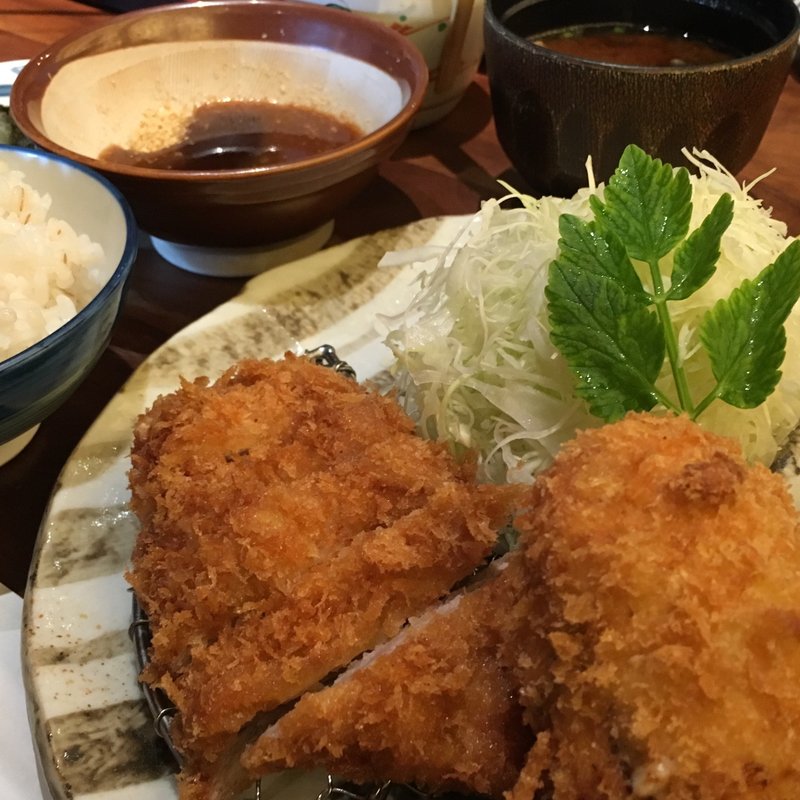 カニクリームコロッケとひれカツ膳(名代とんかつ かつくら ミント神戸店)