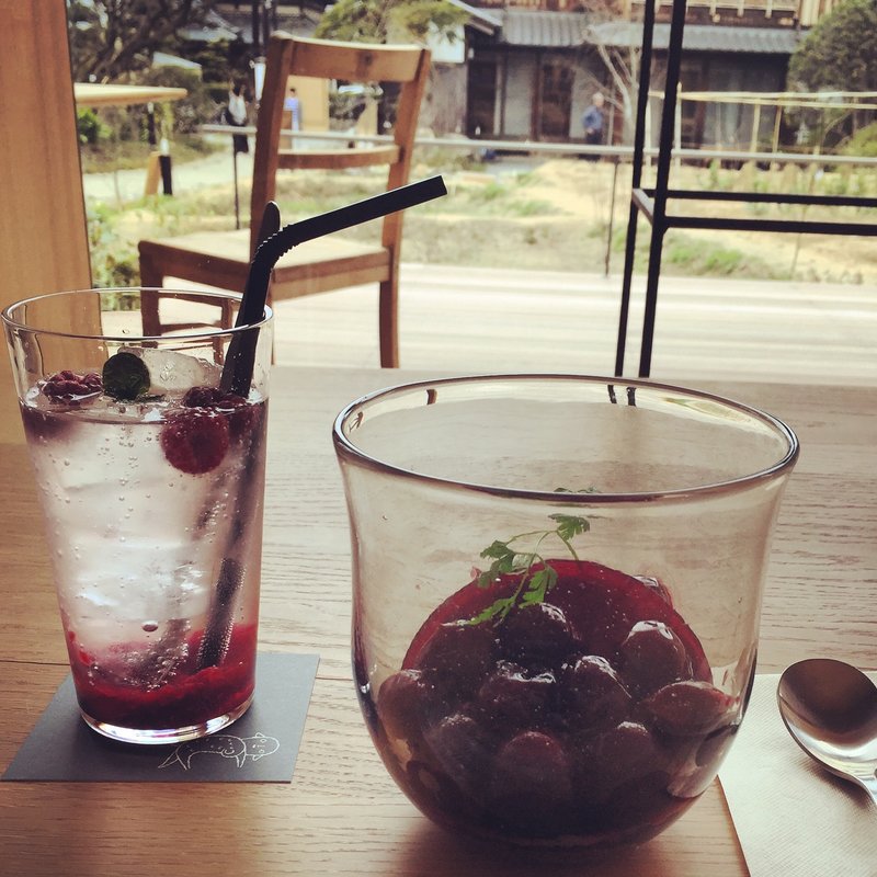 ダークチェリーのケーキ(鹿の舟)