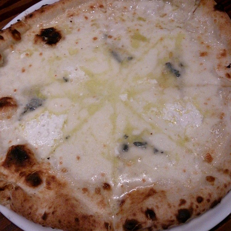 クアトロフォルマッジオ(ピッツェリア マルデナポリ新横浜店)