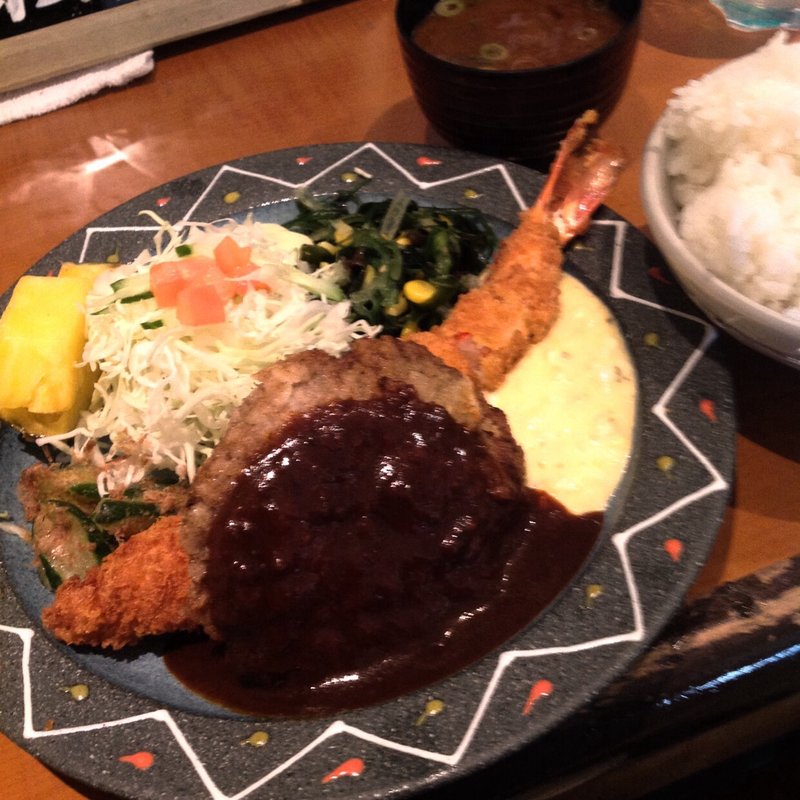 ジャーバーグ定食アンドビール(キッチン 欧味)