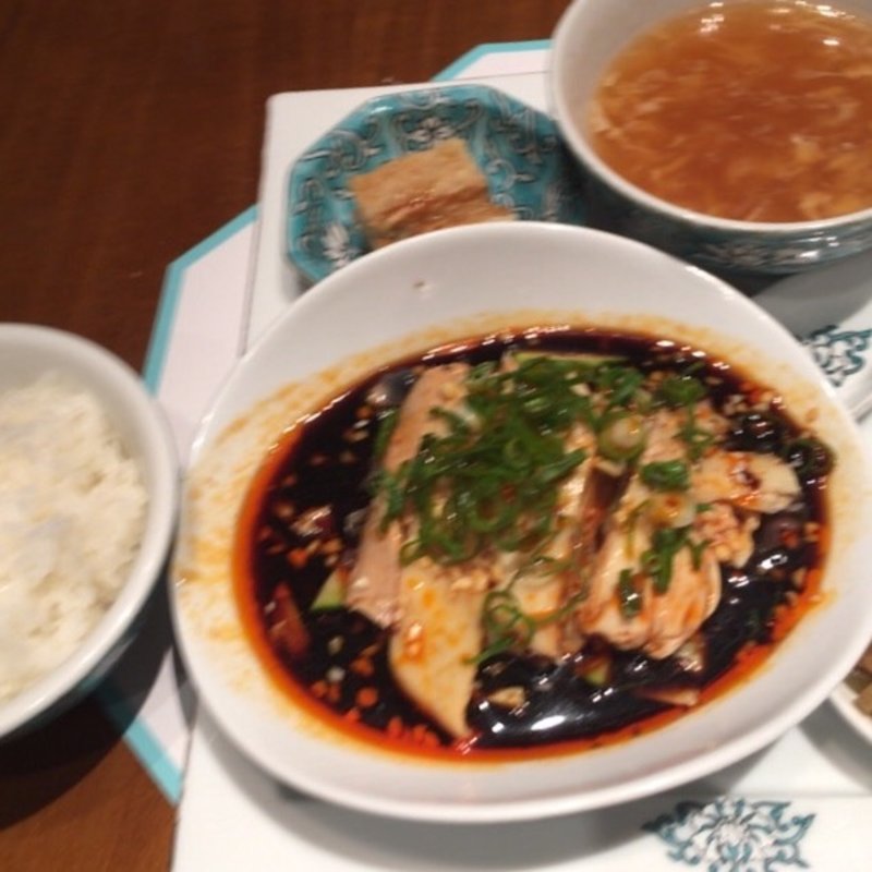 よだれどりのランチ(華都飯店 本町ガーデンシティ店)