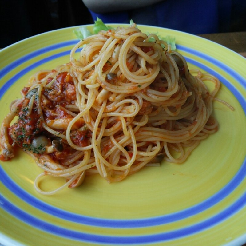 ツナときのこのトマトクリームパスタ(ストーン・ビーチ )