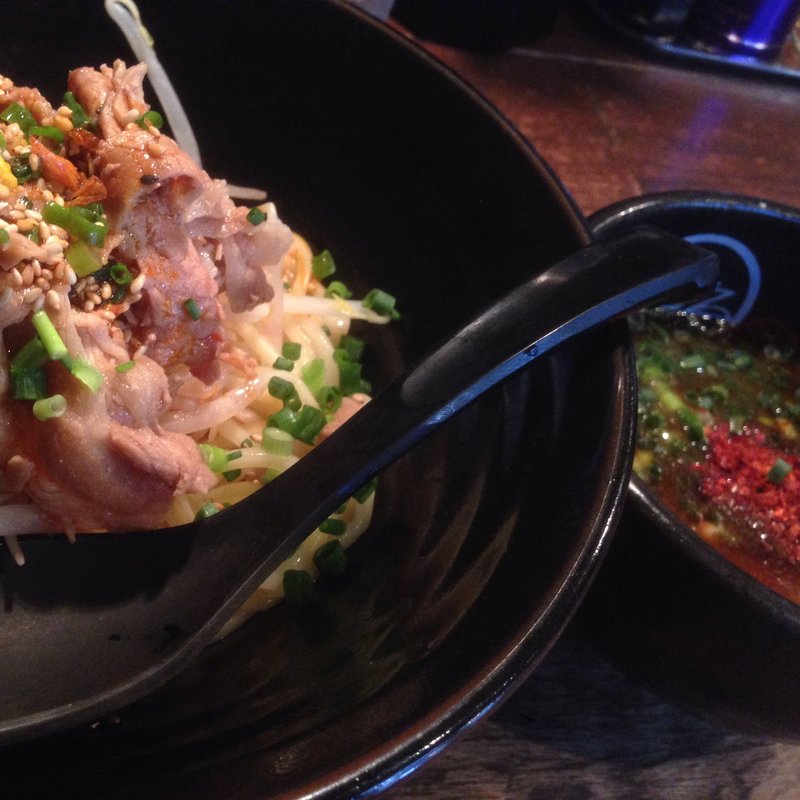 肉辛つけ麺 (すする まる弐 )