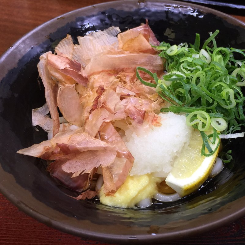 ぶっかけうどん 冷(つるまる饂飩 piole姫路ごちそう館店)