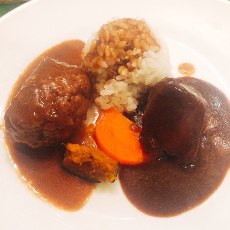 ハンバーグとビーフシチューのハーフ＆ハーフ(ビストロソレイユ)