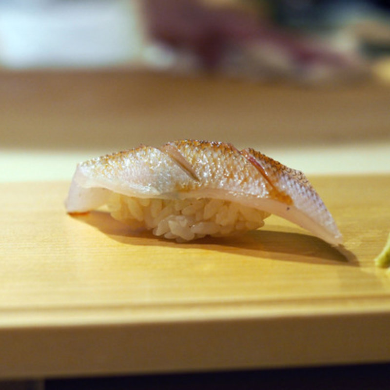 ヒラメの握り(鮓 村瀬)