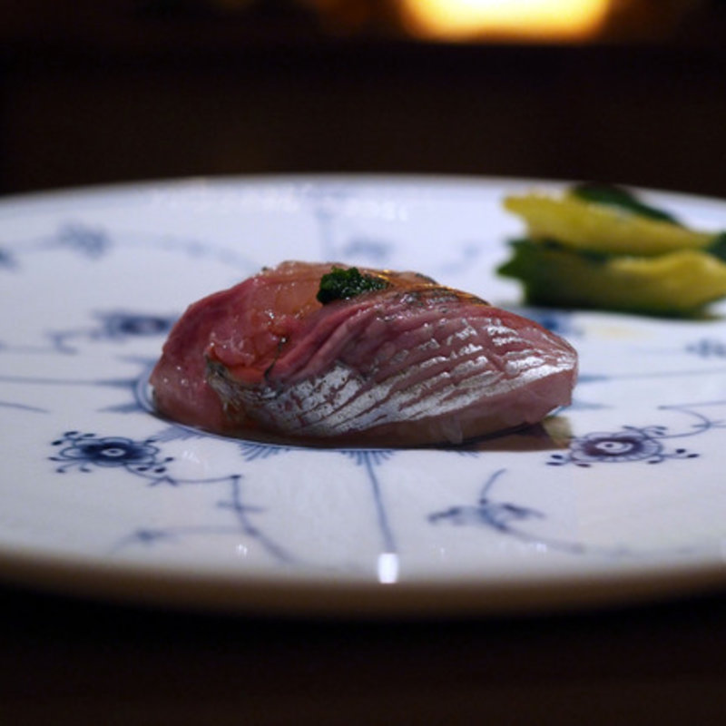 鯵 (鮨なかむら （すしなかむら）)