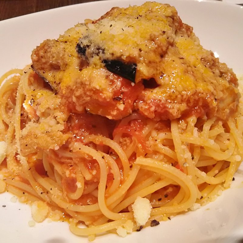 豚肉と揚げなナスのラグートマトソース(クレメンティア)