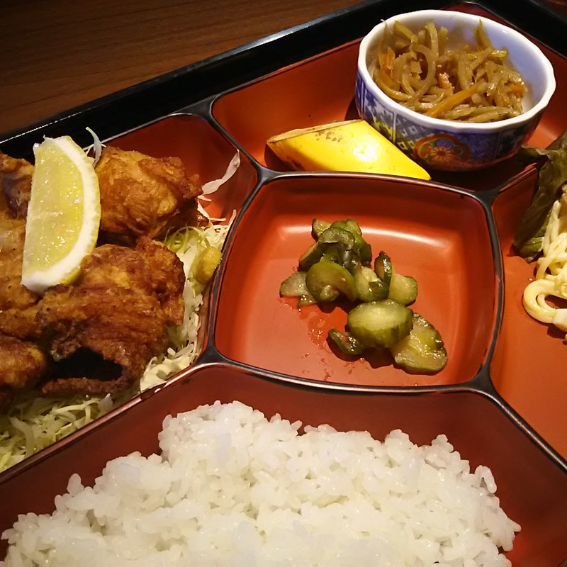 唐揚げ定食(やどかり 本店 )