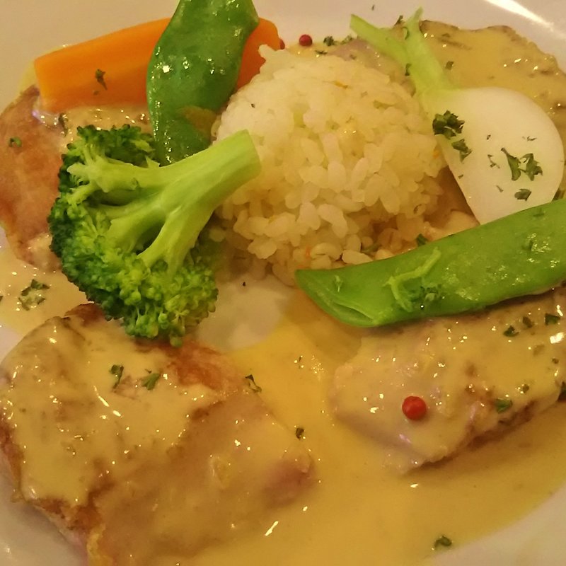 フランス産 豚フィレ肉のステーキ マスタードクリームソース(東陽町バルKAZ)