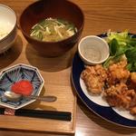 唐揚げと ご飯お味噌汁セット(家カフェ おたま)