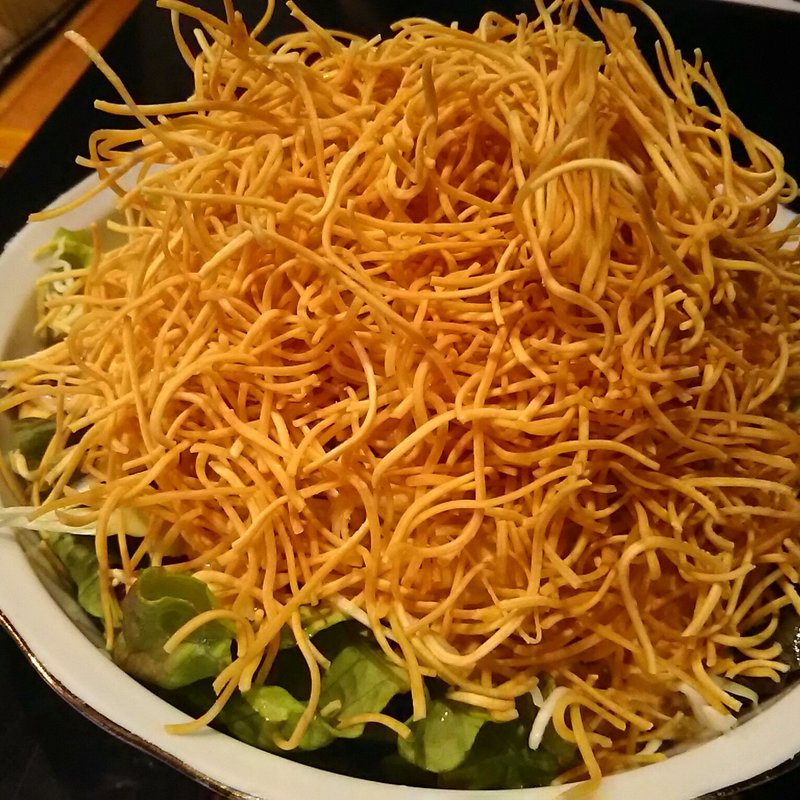 温泉玉子乗せバリバリサラダ(いっき)