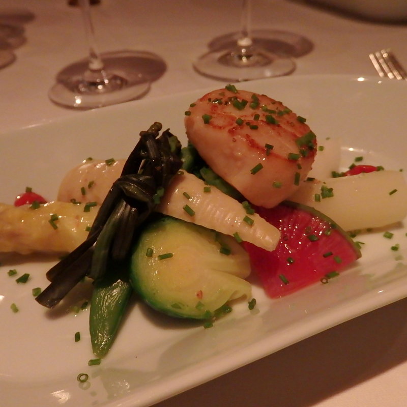 ロワール産ホワイトアスパラと帆立のサラダ（コース）(ル コフレ)