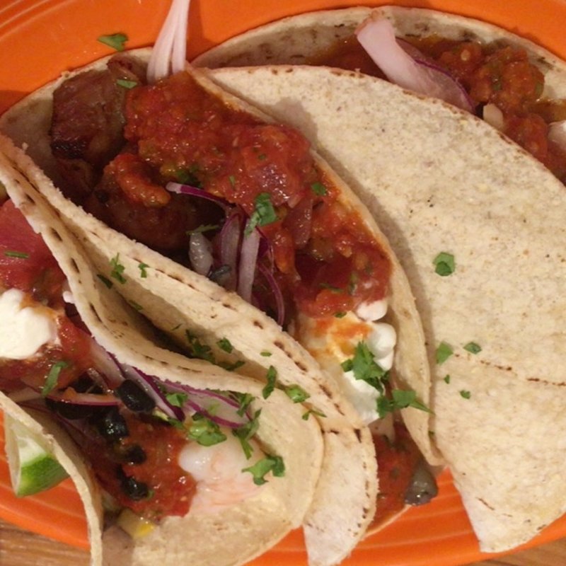 3種のタコス(TACOS AMIGO)