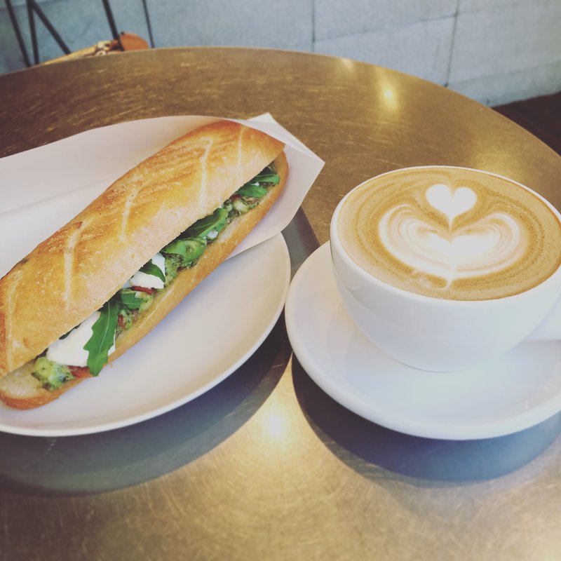 アボカドジェノバ(千駄茶屋)