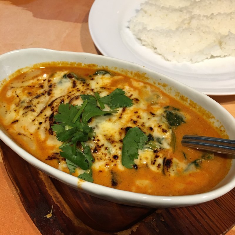 牡蠣とほうれん草のこんがり焼きチーズカリー（冬季限定）(YAMIYAMI)