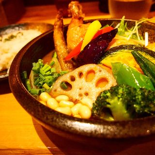 チキンと1日分の野菜20品目(Rojiura Curry SAMURAI. 下北沢店)