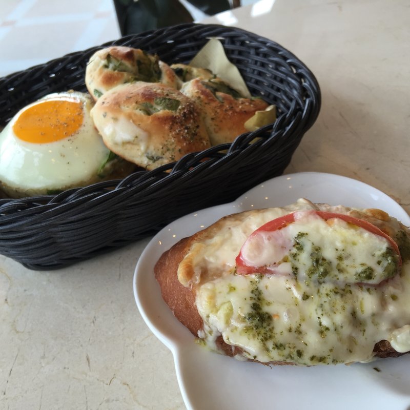 パン(yakitatei 豊中東泉丘店)